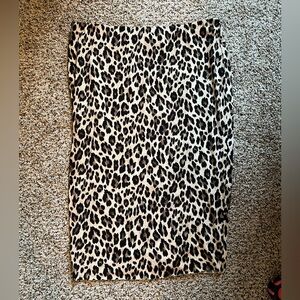 Vince Camuto | Leopard pencil skirt
